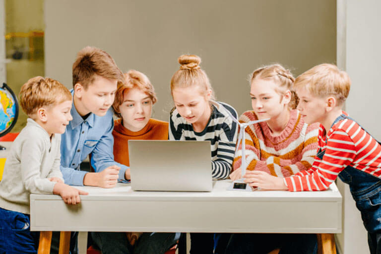 Kids learning coding on the Best Educational Websites for Kids